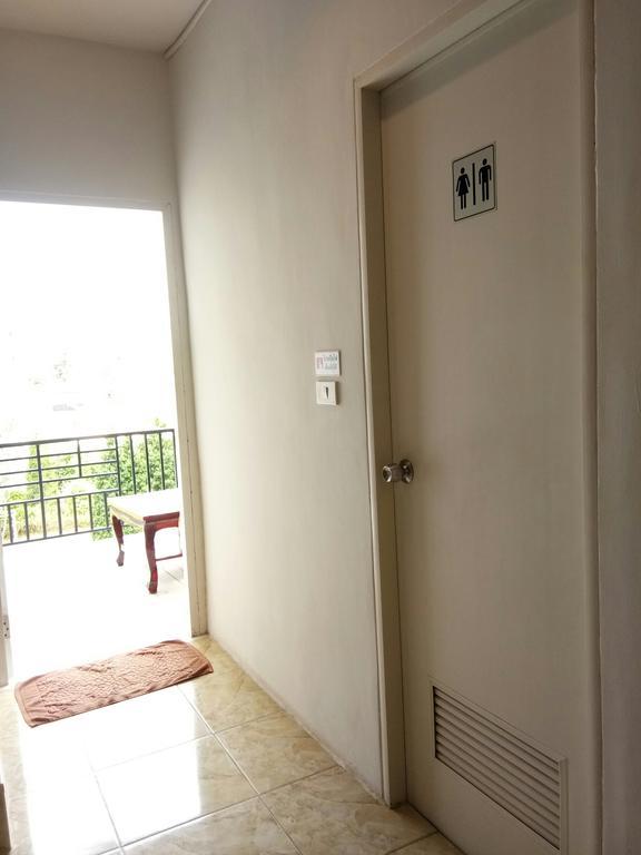 108Beds Hostel Si Racha Εξωτερικό φωτογραφία